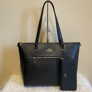 Coach purse and wallet set